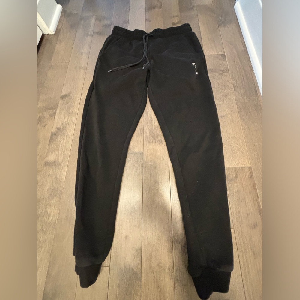 Jogging from WLKN, size small, in good conditions
